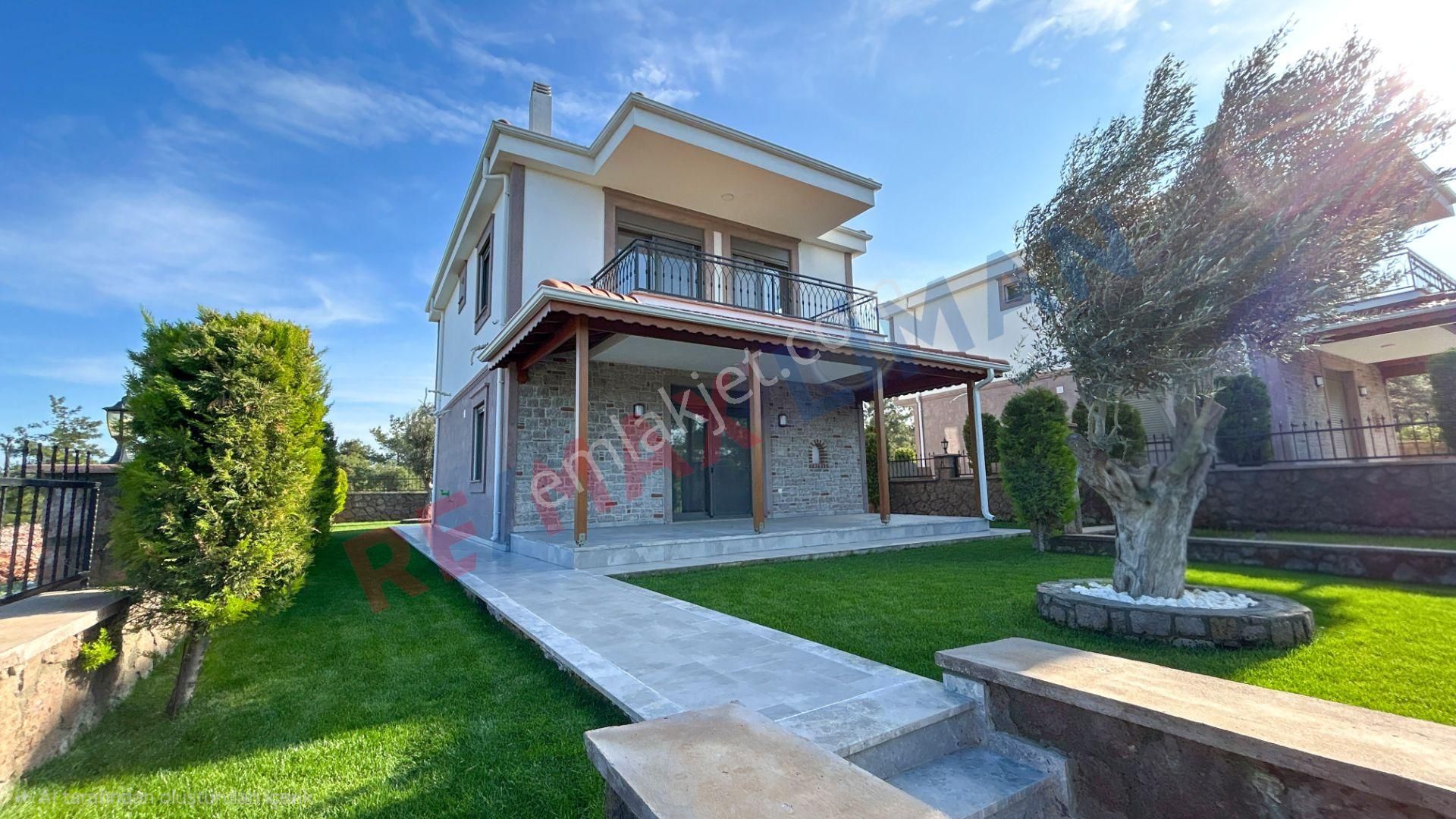 Cunda Adası'nda Doğa İçinde Deniz Manzaralı Satılık Müstakil Ev