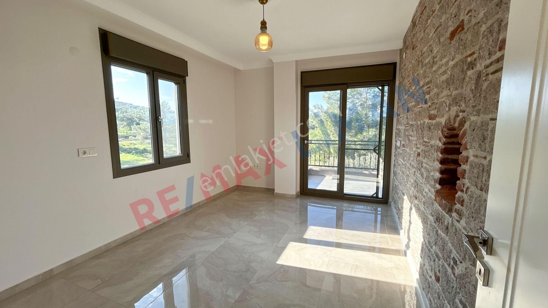 Cunda Adası'nda Doğa İçinde Deniz Manzaralı Satılık Müstakil Ev - Görsel 13