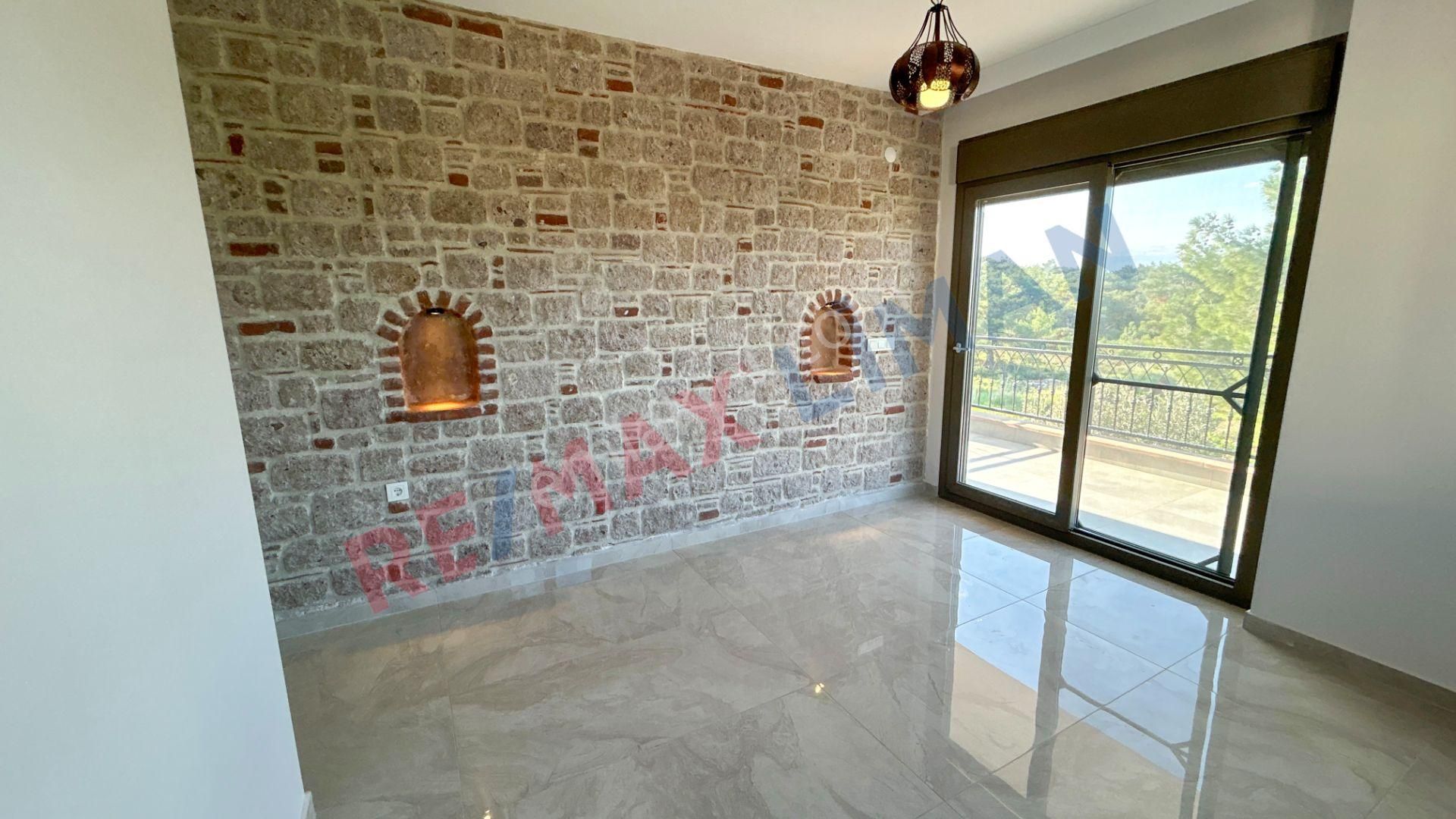 Cunda Adası'nda Doğa İçinde Deniz Manzaralı Satılık Müstakil Ev - Görsel 19