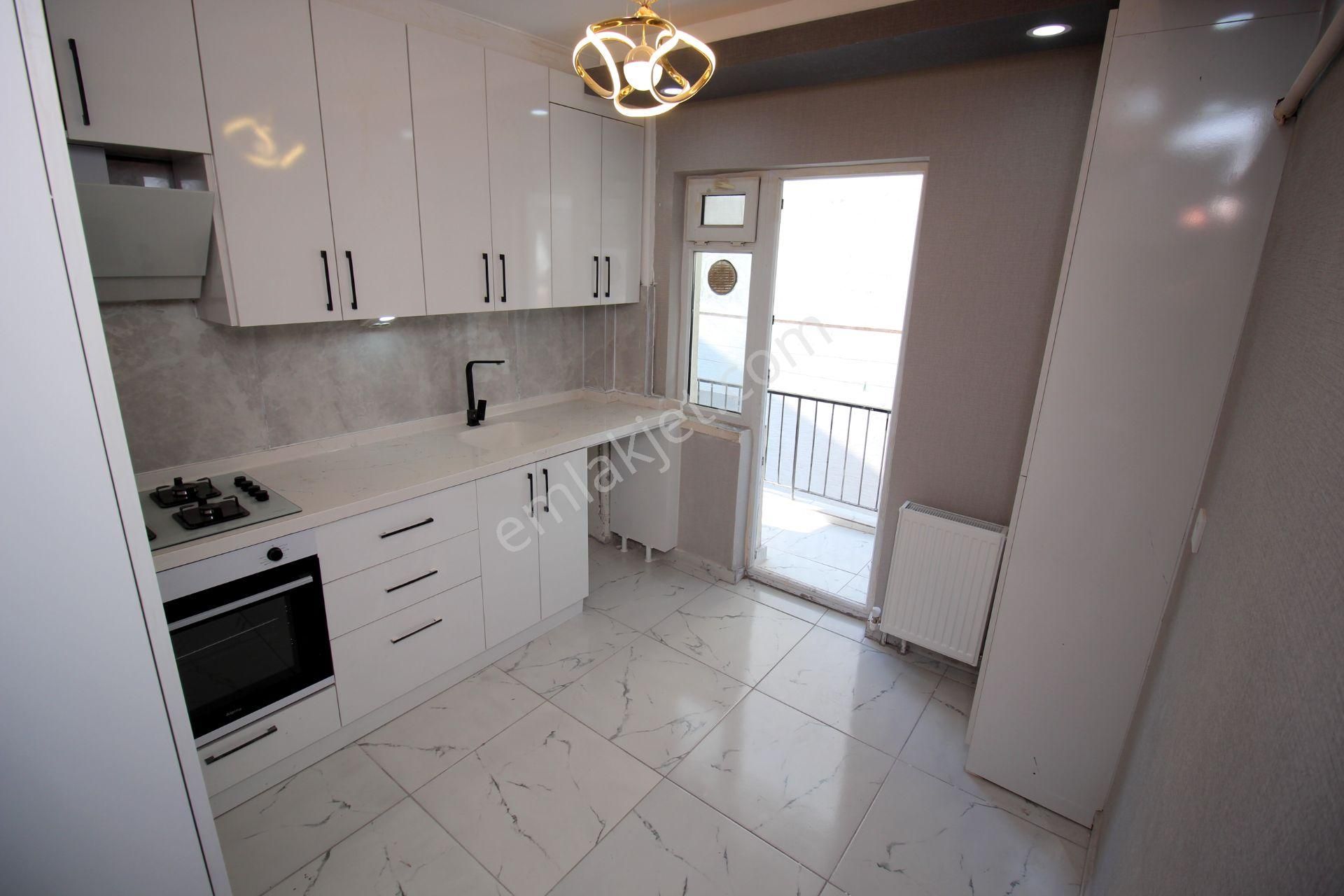 Emre Emlaktan Plevnede Merkezi Konumda Full Yapılı **boş** Satılık 3+1 Daire - Görsel 5