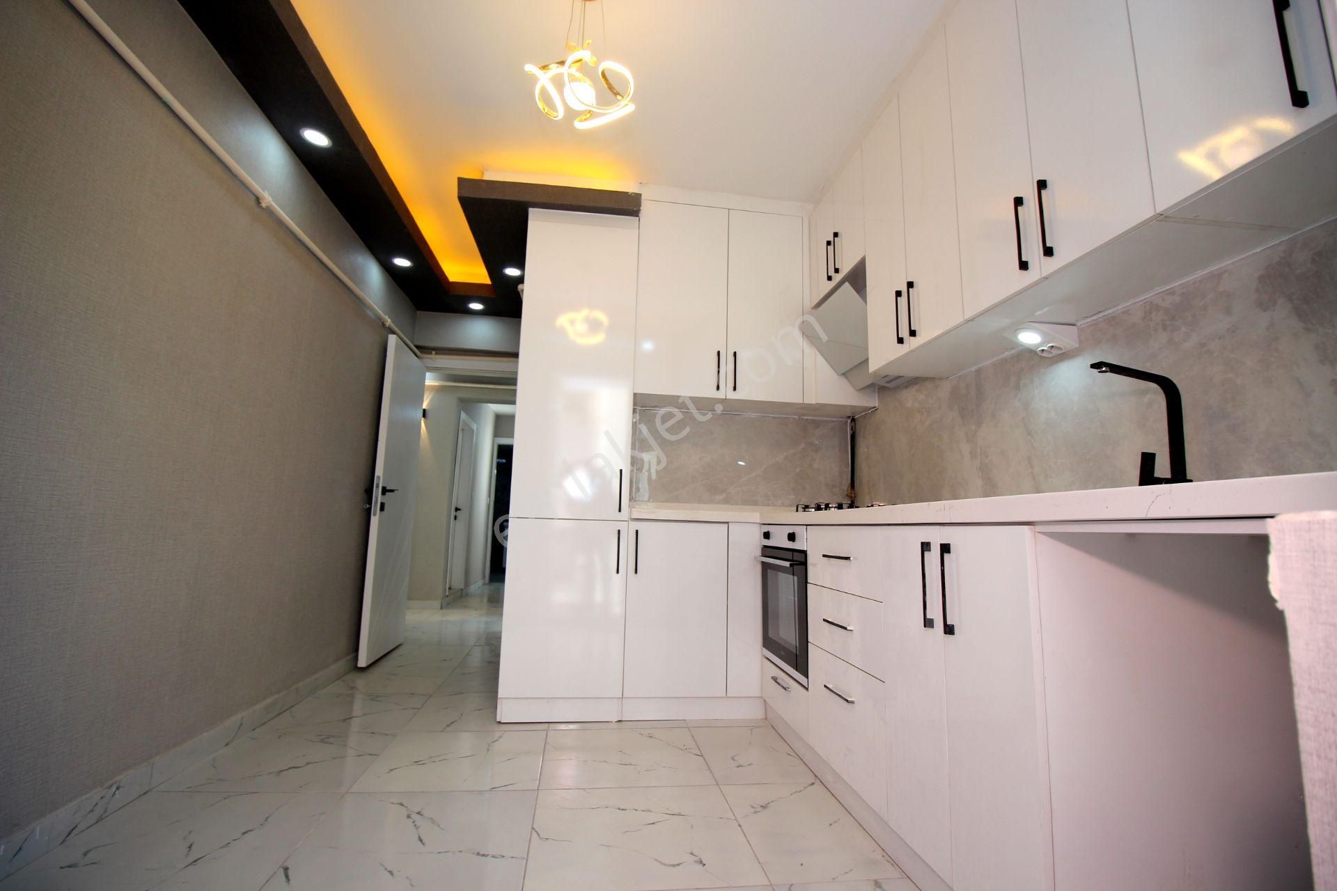 Emre Emlaktan Plevnede Merkezi Konumda Full Yapılı **boş** Satılık 3+1 Daire - Görsel 3