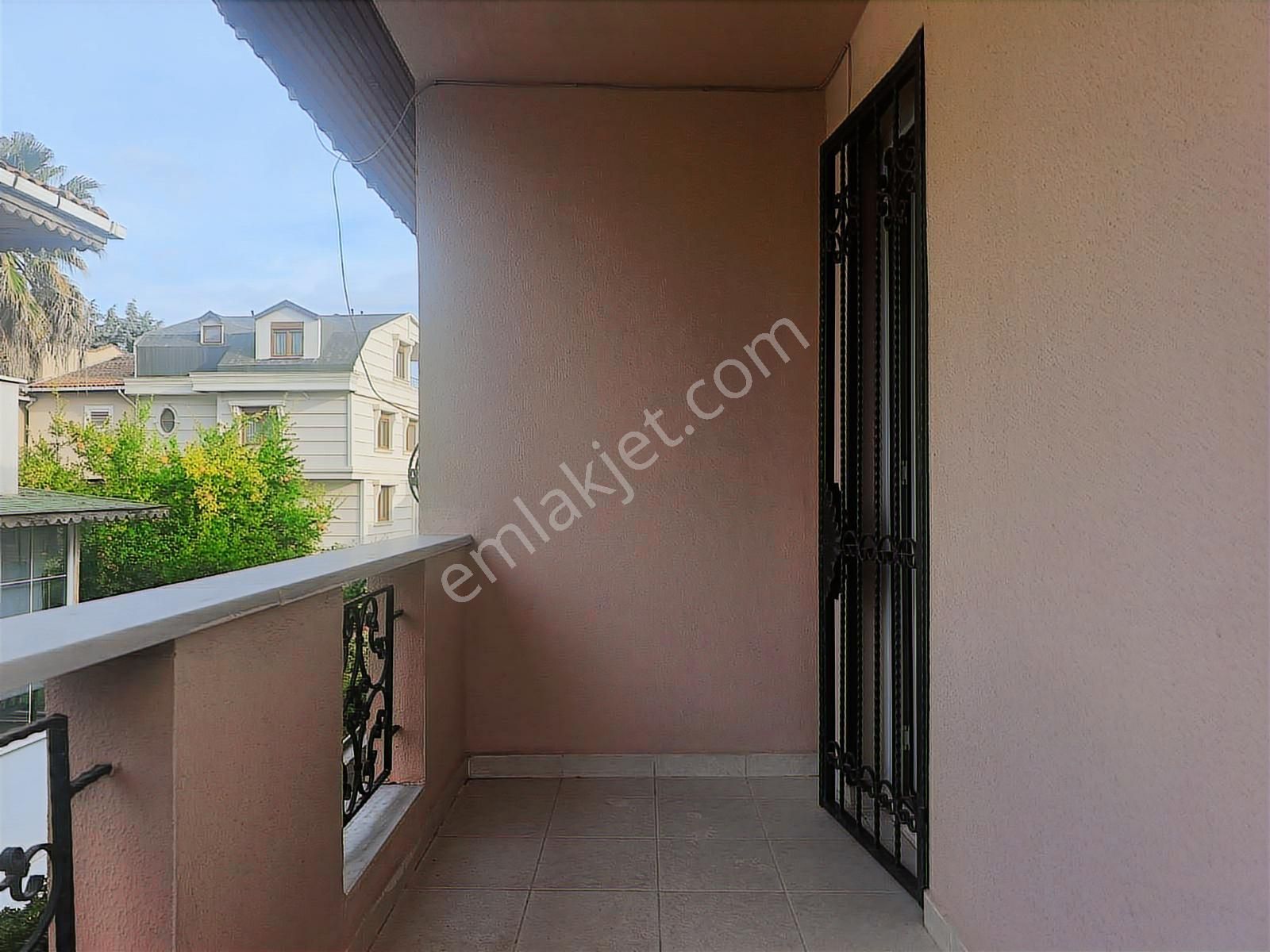 Hukukçular Sitesinde 5+2 Triblex Villa - Görsel 17