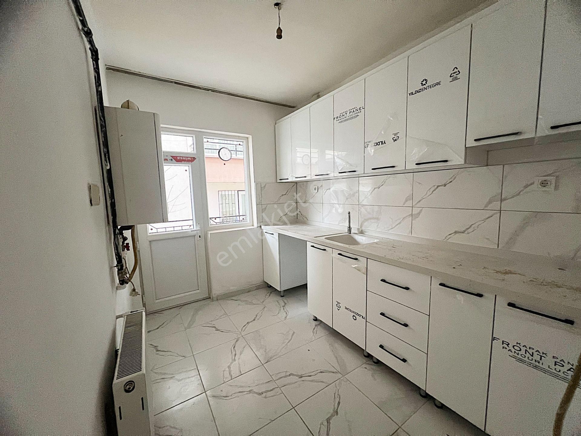 Cihandan Burç Mah Yolağzında Yeni Mutfak Güney Cephe Kiralık