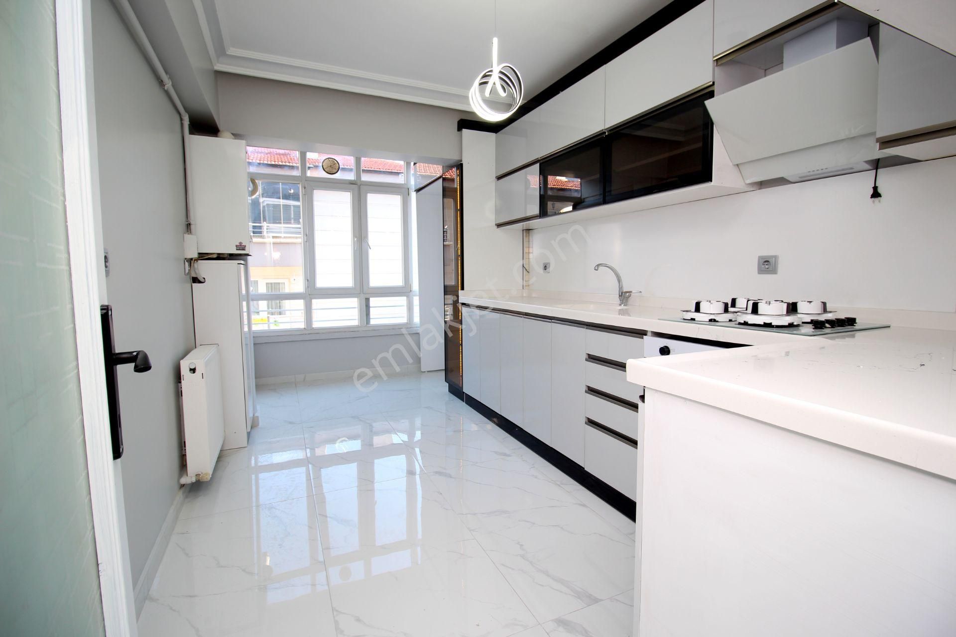 Emre Emlak'tan Tandoğan'da Genç Bina'da Full Yapılı Arakat Satılık 3+1 Daire - Görsel 2