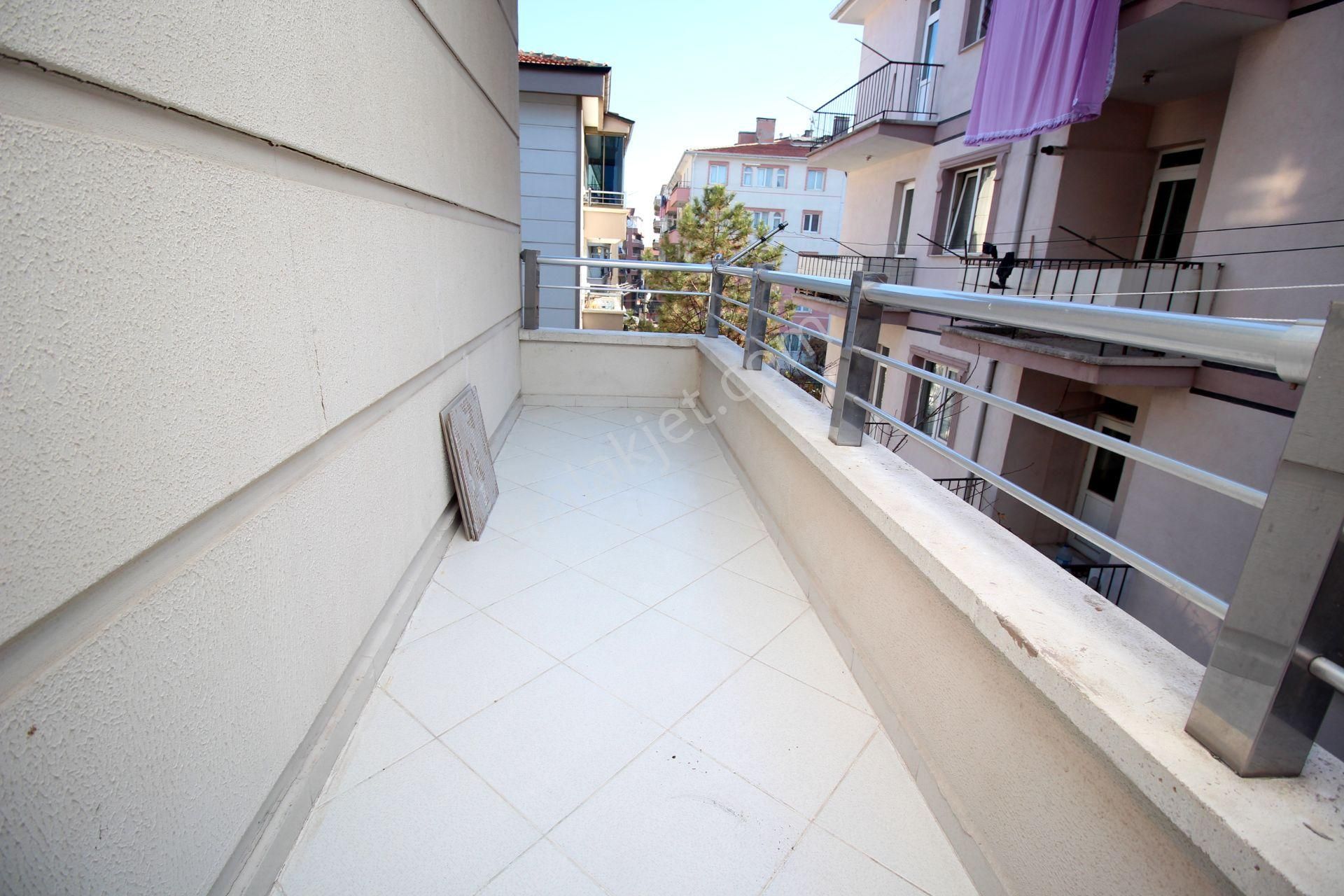 Emre Emlak'tan Tandoğan'da Genç Bina'da Full Yapılı Arakat Satılık 3+1 Daire - Görsel 14