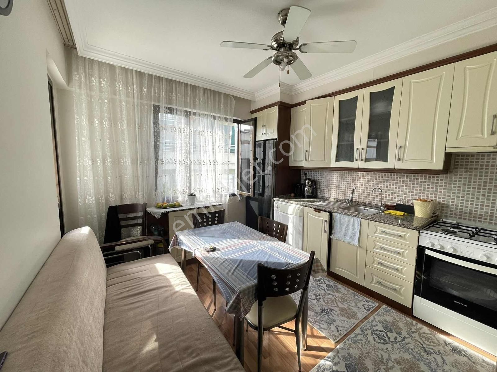 Türker Emlak I 3+1 110m² Arakat , Balkonlu , Bakımlı , Ferah - Görsel 17