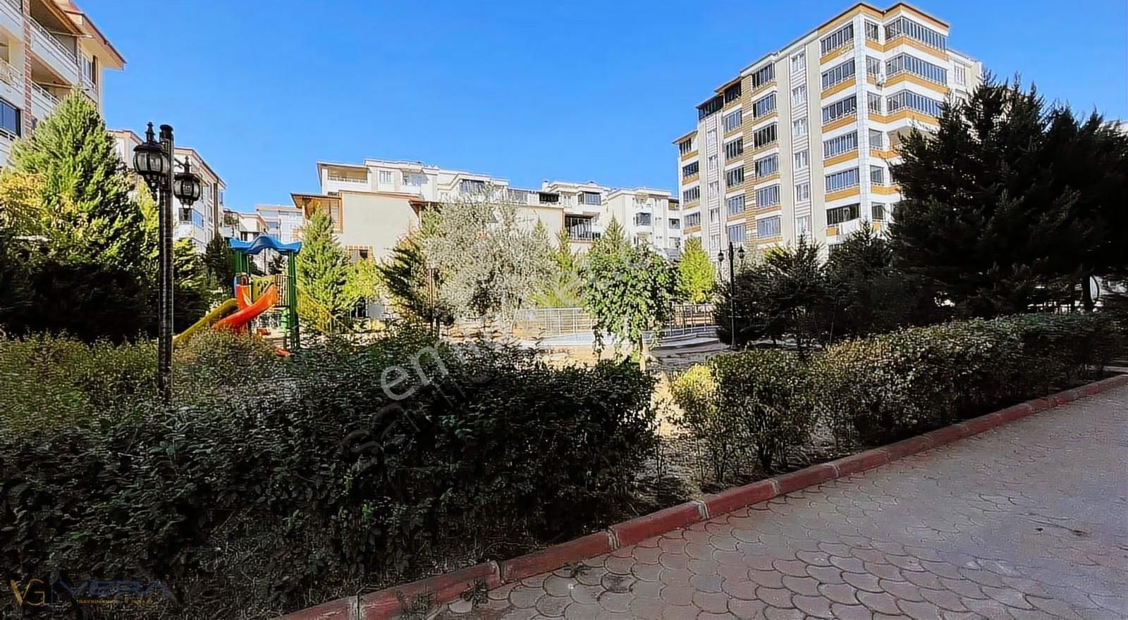 Vera'dan İbn-i Sinada 3+1 Kat Bahçeli Ara Kat Daire - Görsel 28