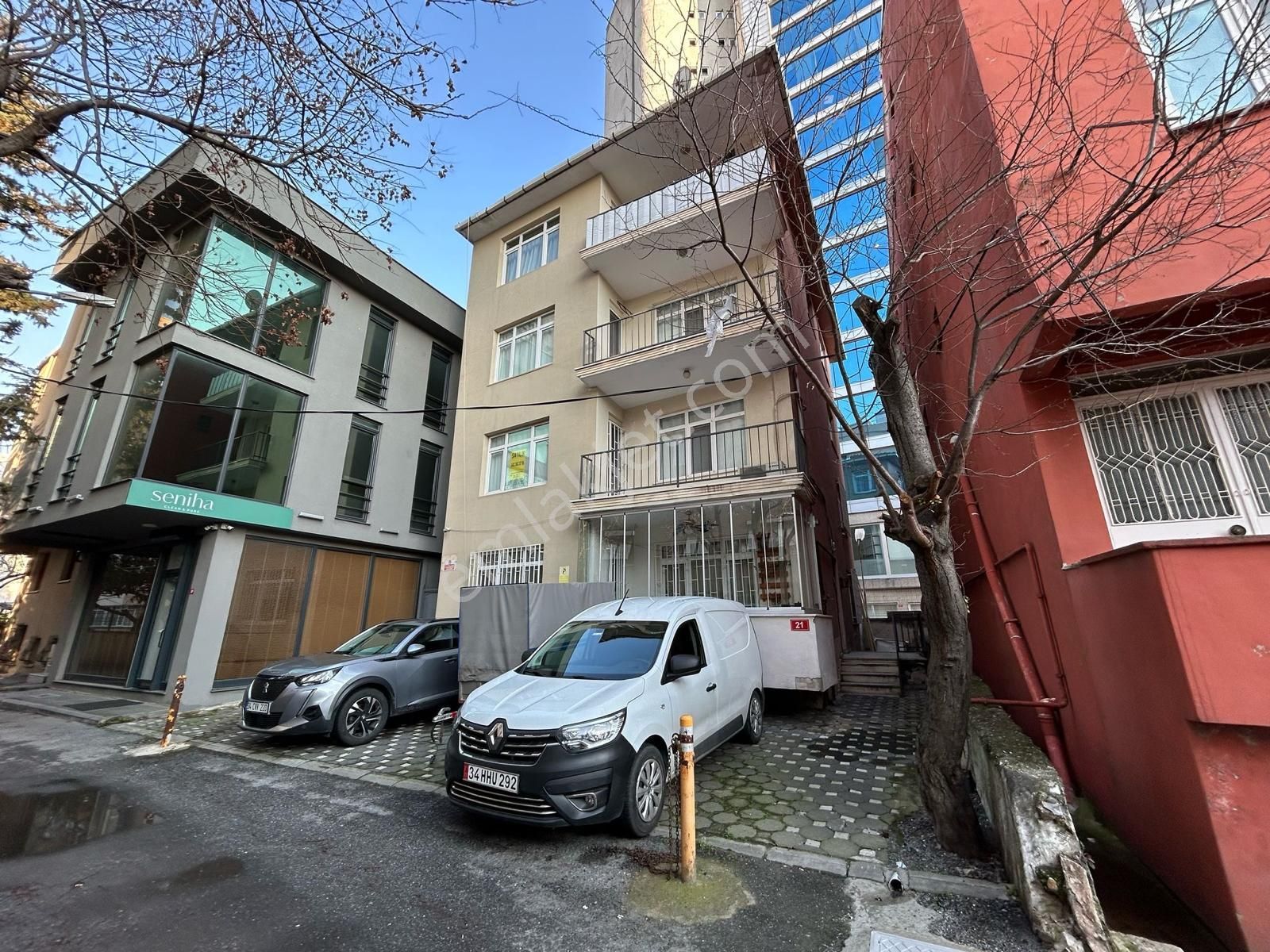 Metroya Yakın Plazalar Bölgesinde Full Eşyalı 2+1net 100m2 Net - Görsel 2