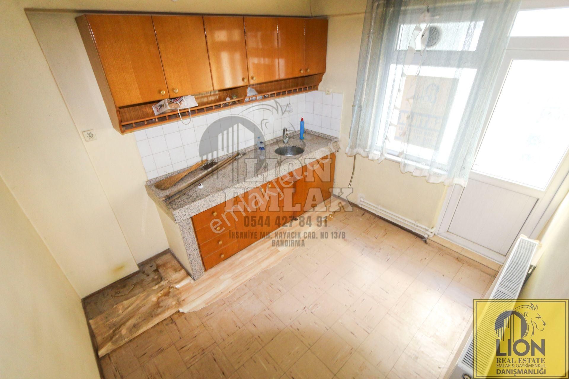 🟨⬛lıon Emlak'tan Çarşı Merkezde Yatırıma Uygun,balkonlu Satılık 2+0 Daire⬛🟨