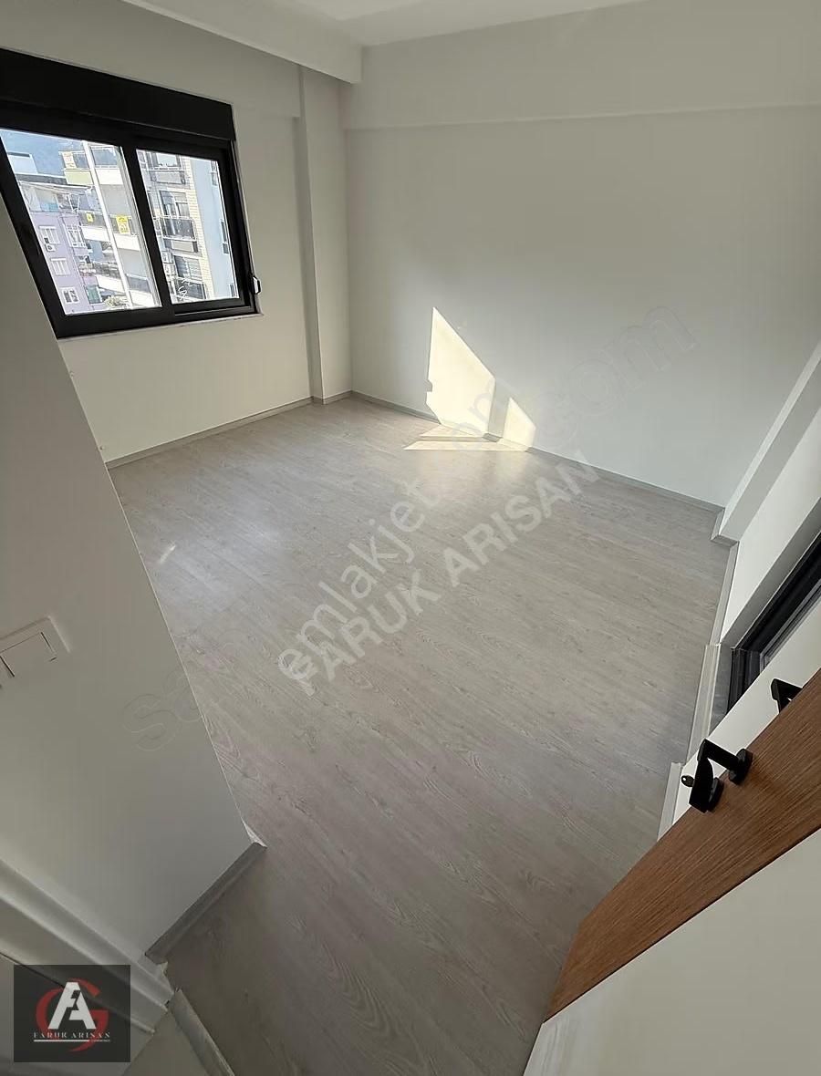 Arısan'dan Deniz Manzaralı Ayrı Mutfak Ve Ebeveyn Banyolu 3+1 - Görsel 6