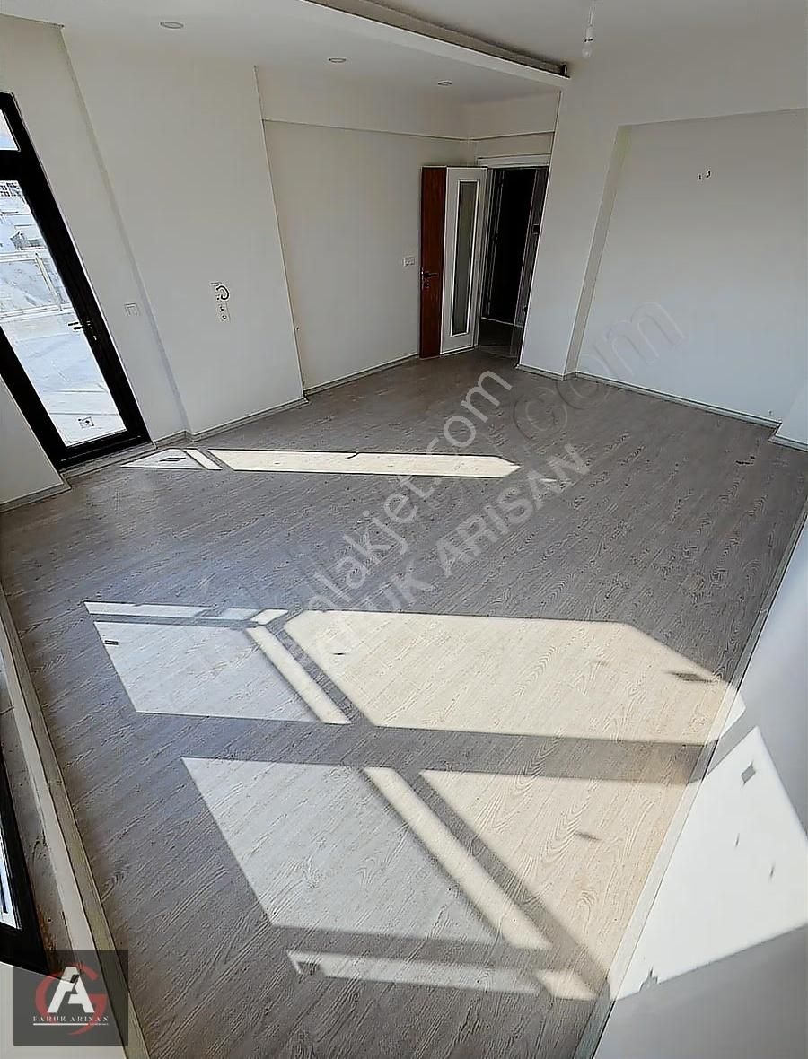 Arısan'dan Deniz Manzaralı Ayrı Mutfak Ve Ebeveyn Banyolu 3+1 - Görsel 22