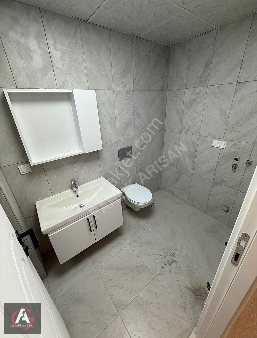 Faruk Arısan'dan Akarsu Manzaralı Ebeveyn Banyolu Geniş 2+1 - Görsel 24