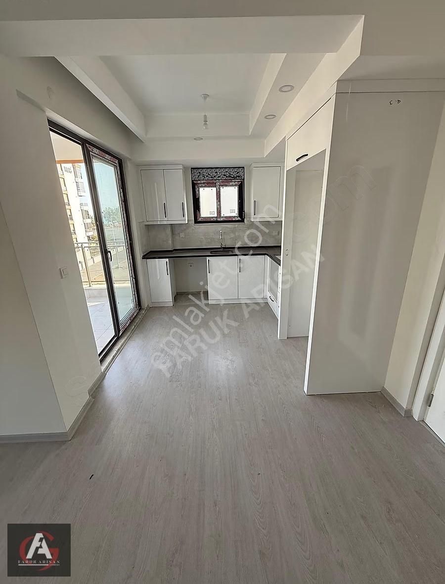 Arısan'dan Deniz Manzaralı Ebeveyn Banyolu Ve Geniş 2+1 Daire - Görsel 23