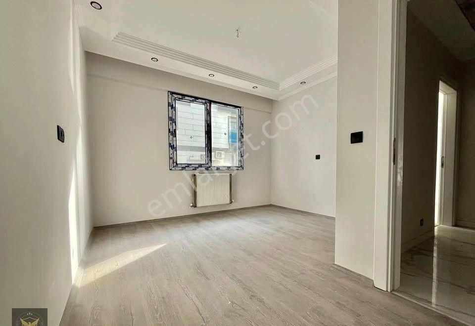 Metrobüse Yürüme Mesafesinde Şık Tasarımlı 2+1 Giriş Kat Daire - Görsel 8