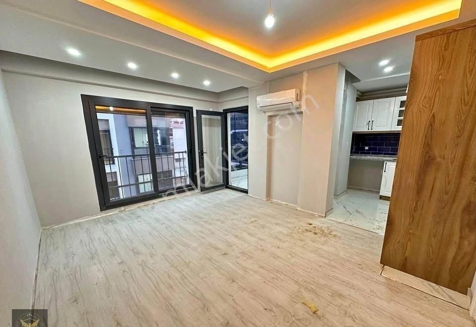 Metrobüs'e Yürüme Mesafesinde 1+1 Satılık Daire