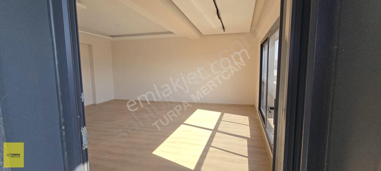 Bayraklı Ankara Cad.üzeri Metro Yakını Satılık 3+1 Daire - Görsel 4