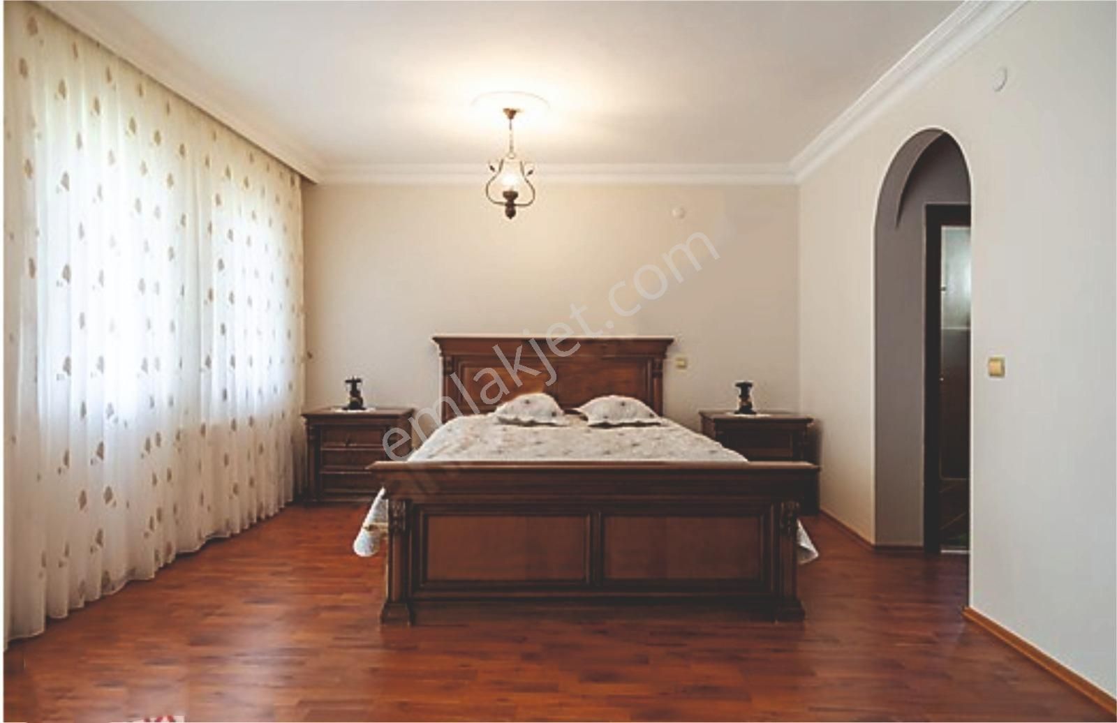 Nezih Emlak'tan Acil Satılık 4.etap'ta Köşe Villa - Görsel 4