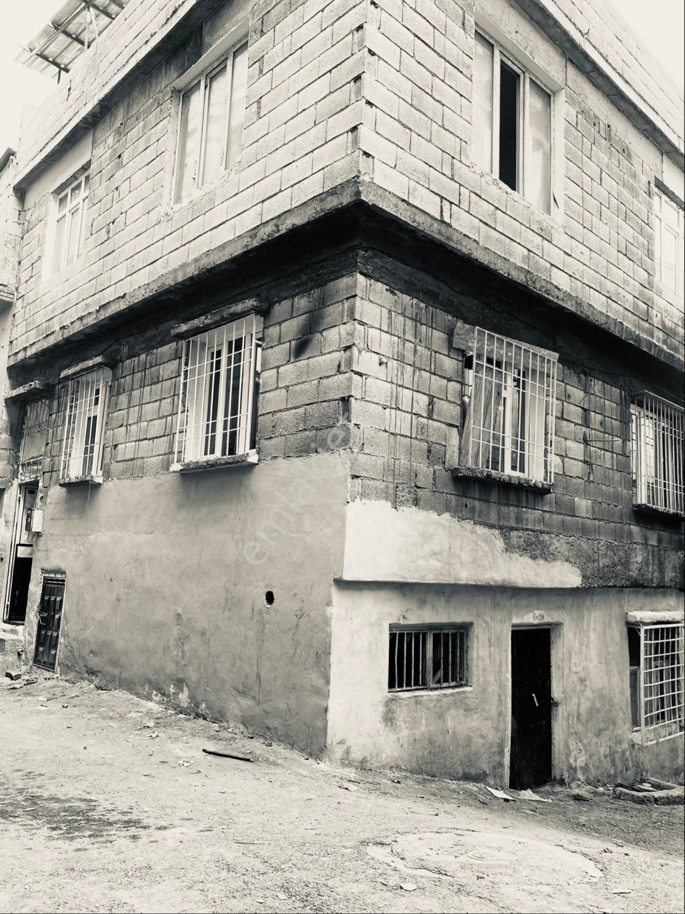 Güneş De 65m 3 Katlı, 2 Şer Odalı, Uygun Köşebaşı Ev