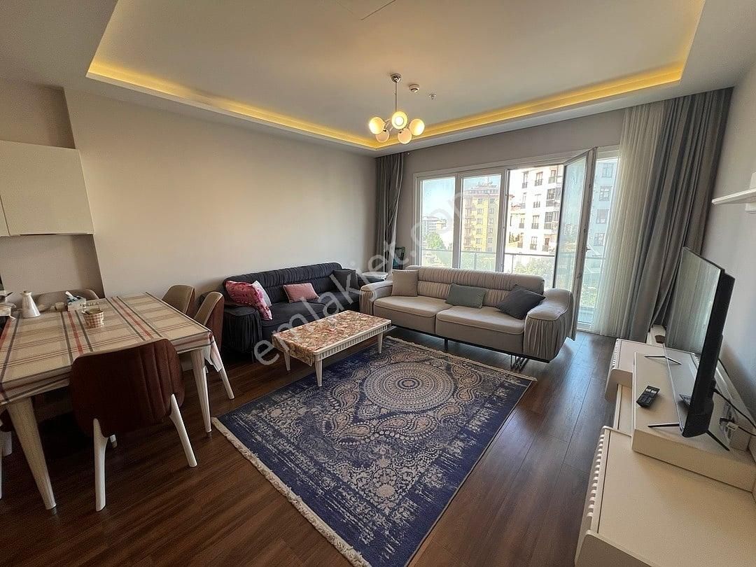 Kartal'da Sitede Balkonlu Şehir Manzaralı Eşyalı Boş 1+1 | Tekce - Görsel 12