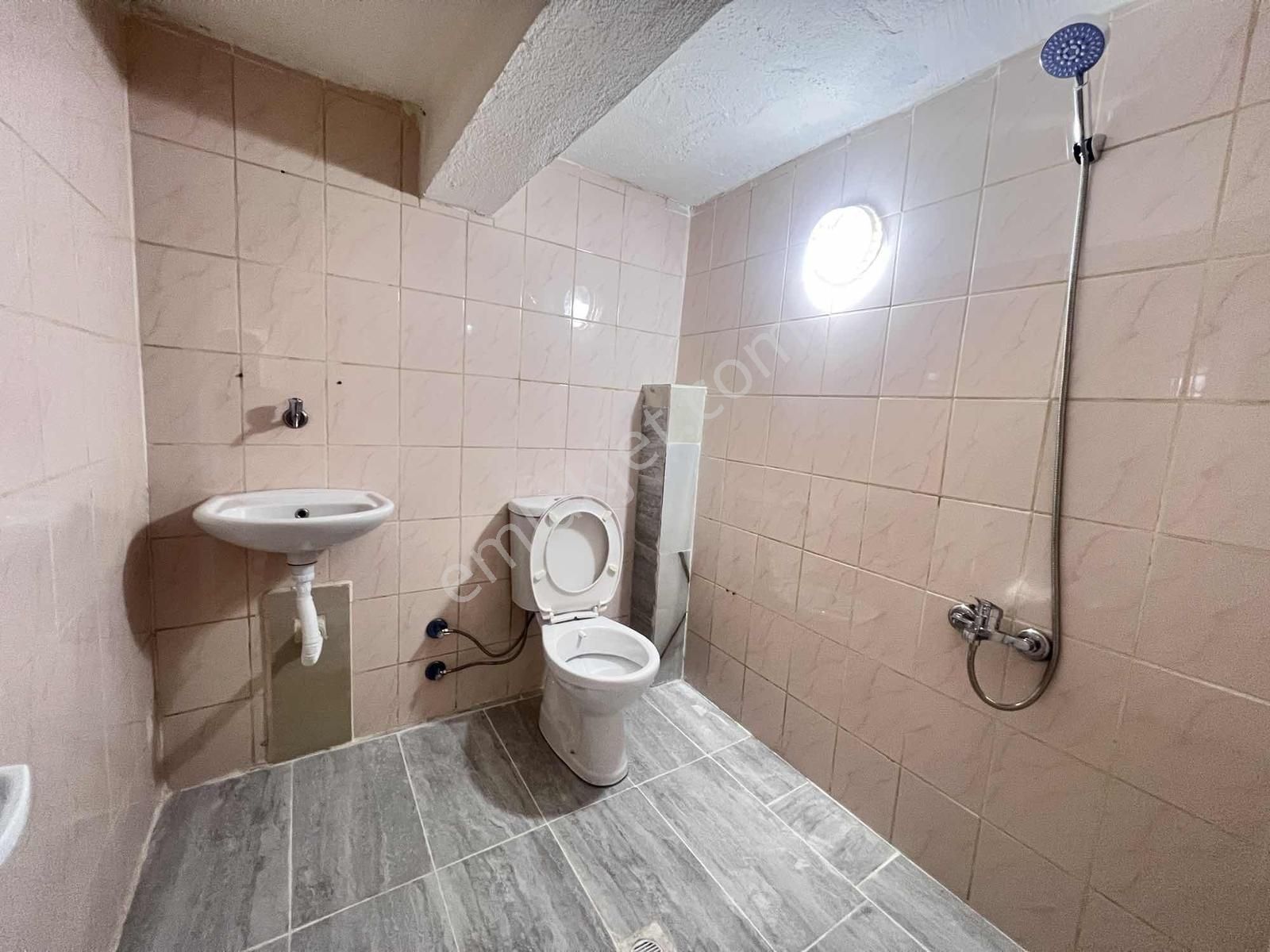 İhsaniye Mah Abonelikleri Açık Kiralık 1+0 Daire - Görsel 12