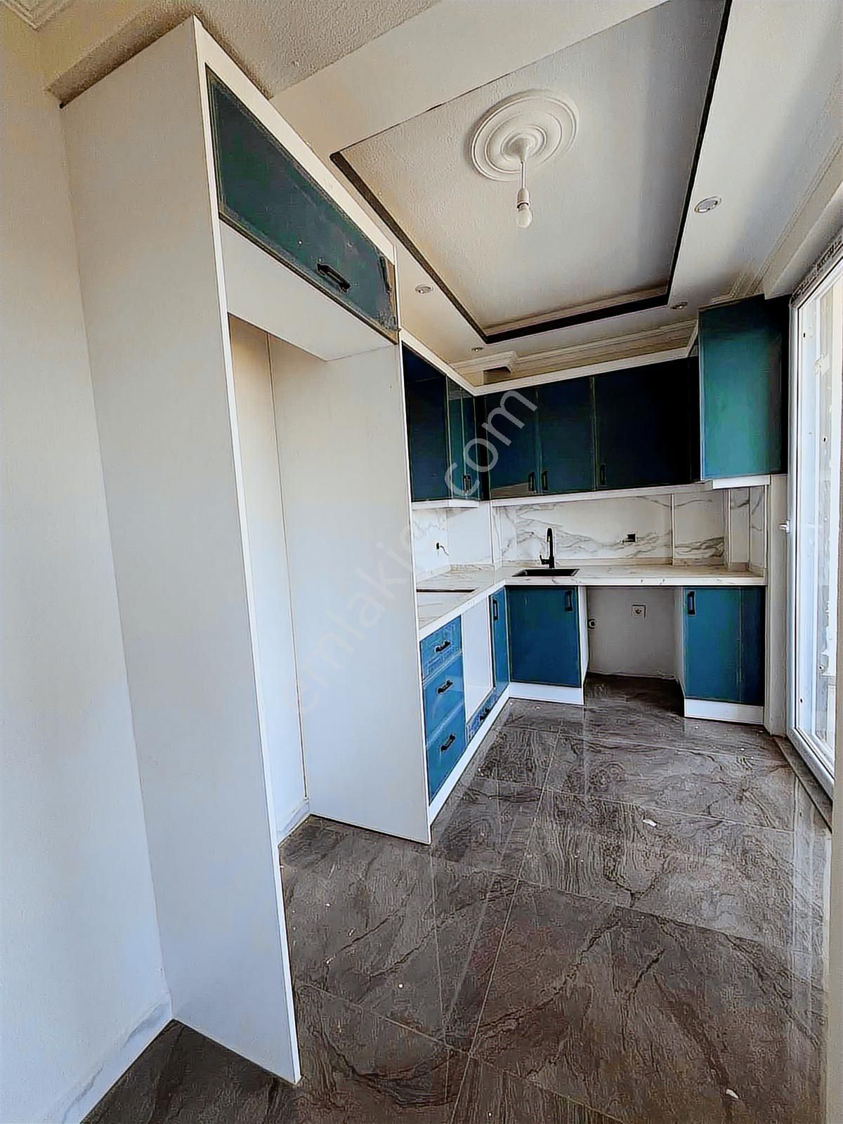 Lavınıa Gayrimenkul'den Karaçalı Mahallesinde 2+1