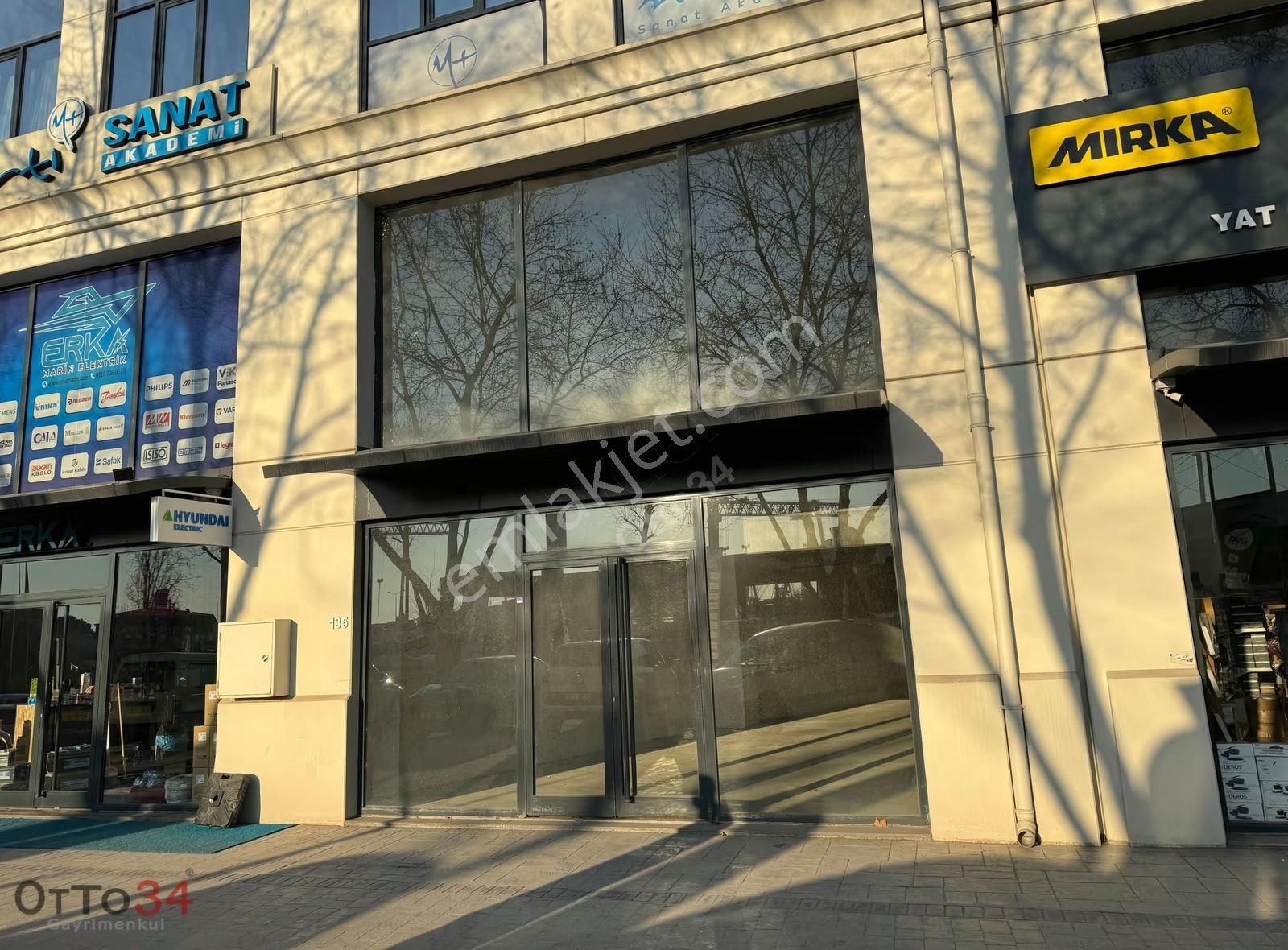 Elexıa Tuzla Projesi Ana Cadde Üzeri Asma Katlı Kiralık Dükkan