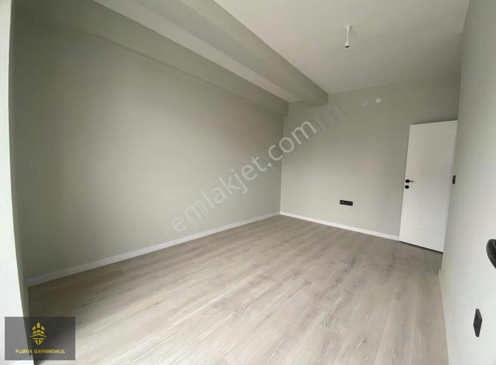 Florya'dan Site İçi Sıfır Zeminden Isıtmalı 2+1 Daire - Görsel 3