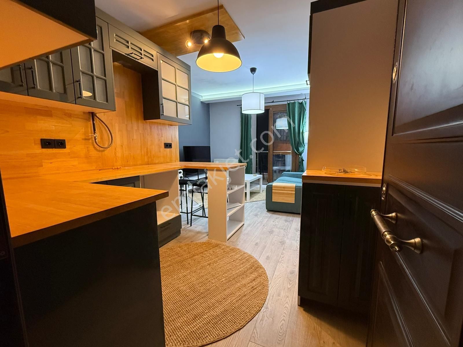 Atatürk Mahallesi Tınaz Tepe Kampüs Karşısı Otoban Yakını 2+1 Eşyalı Daire Satılıktır