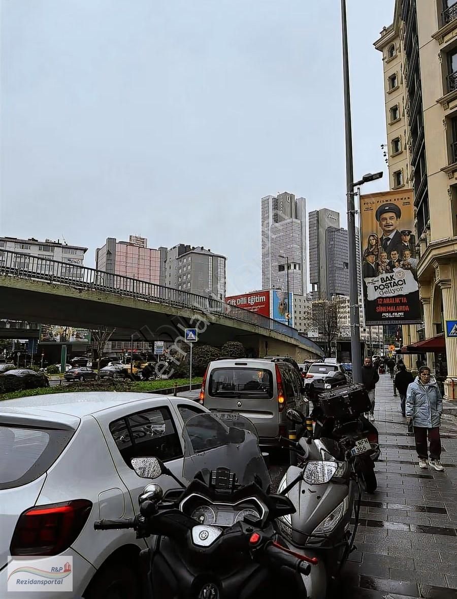 Büyükdere Cadde Üzeri Astoryaya Komşu Kiralık 300 M2 Temiz Kat