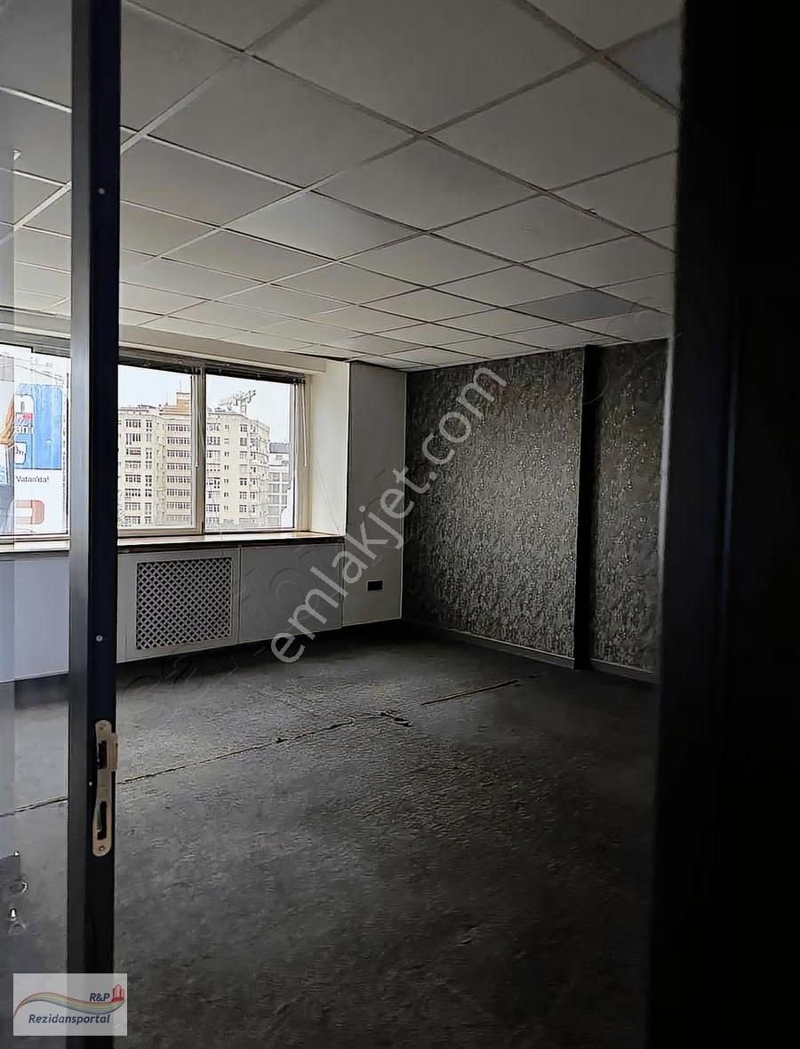 Büyükdere Cadde Üzeri Astoryaya Komşu Kiralık 300 M2 Temiz Kat - Görsel 4