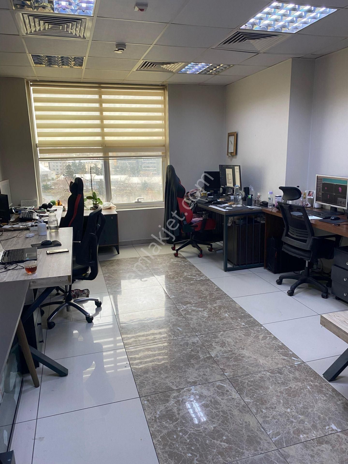 Yenibosna İstanbul Vizyonpark Ofis Plazalarında 30 M2 Kiralık Ofis Katı Plaza Katı - Görsel 12