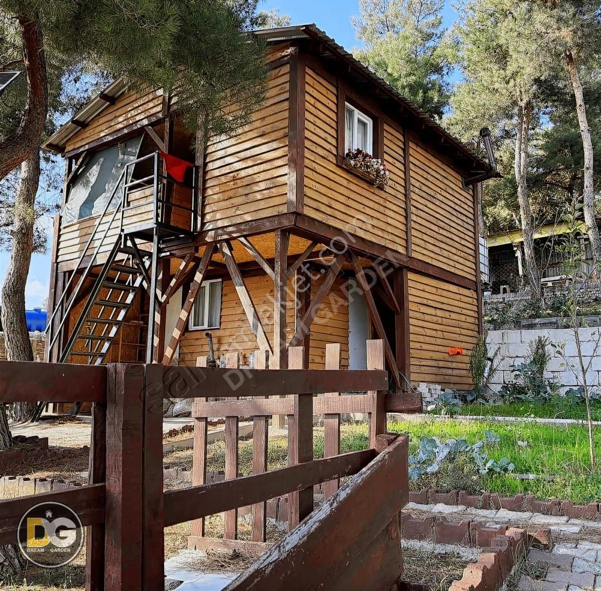 İsmetiye'de Doğa Manzaralı İçinde Evi Olan Eşsiz Hobi Bahçesi