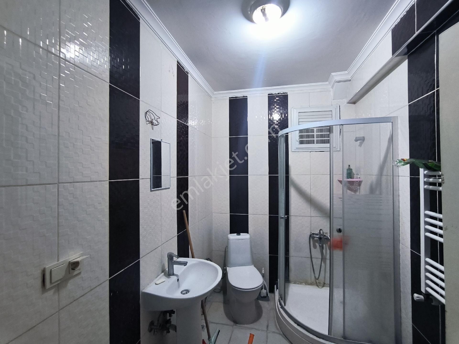 Dikkaldırım'da Ana Cadde Üzeri Kiralık 1+1 (90m2 ) Daire - Görsel 25
