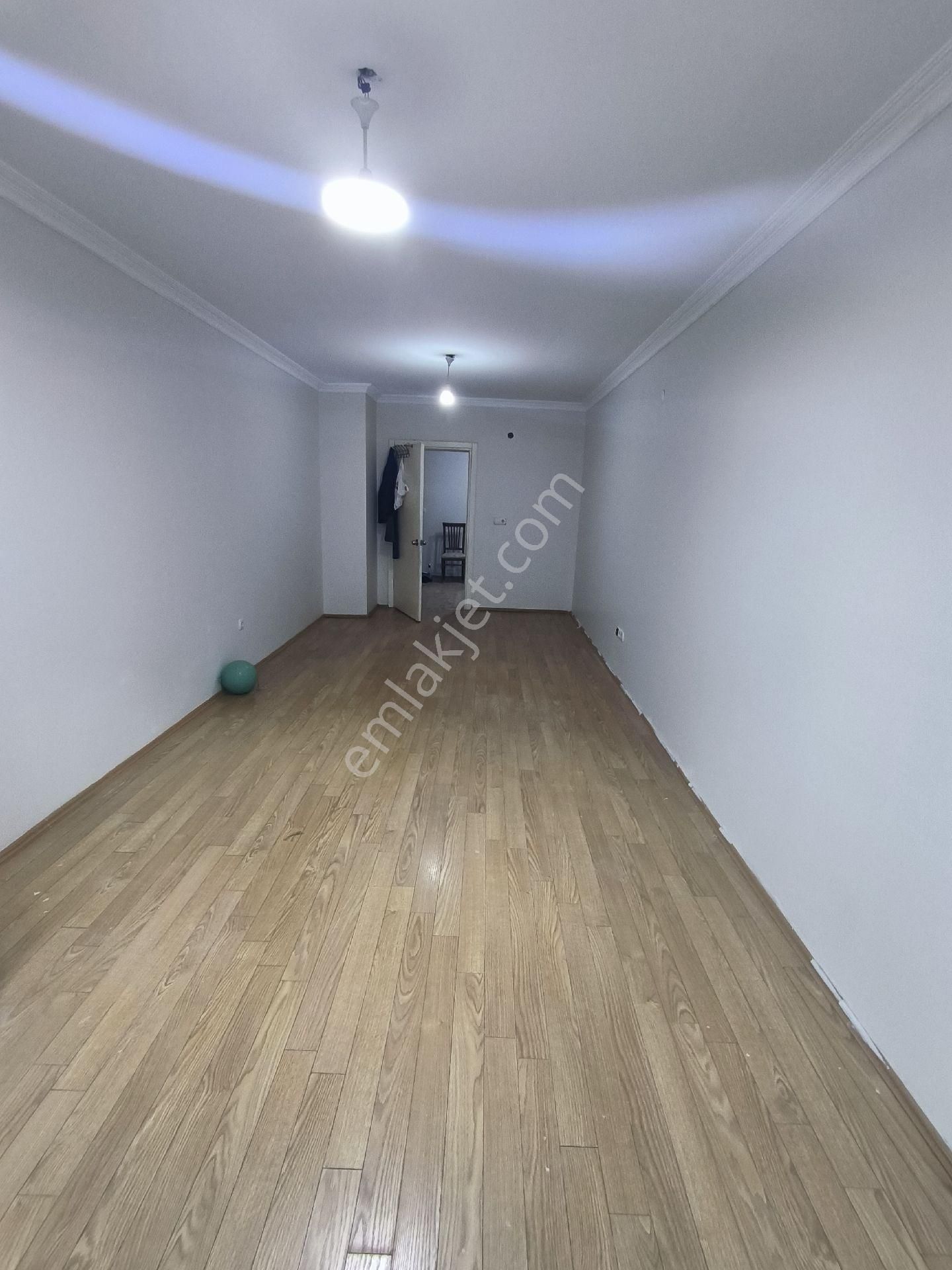 Dikkaldırım'da Ana Cadde Üzeri Kiralık 1+1 (90m2 ) Daire - Görsel 14