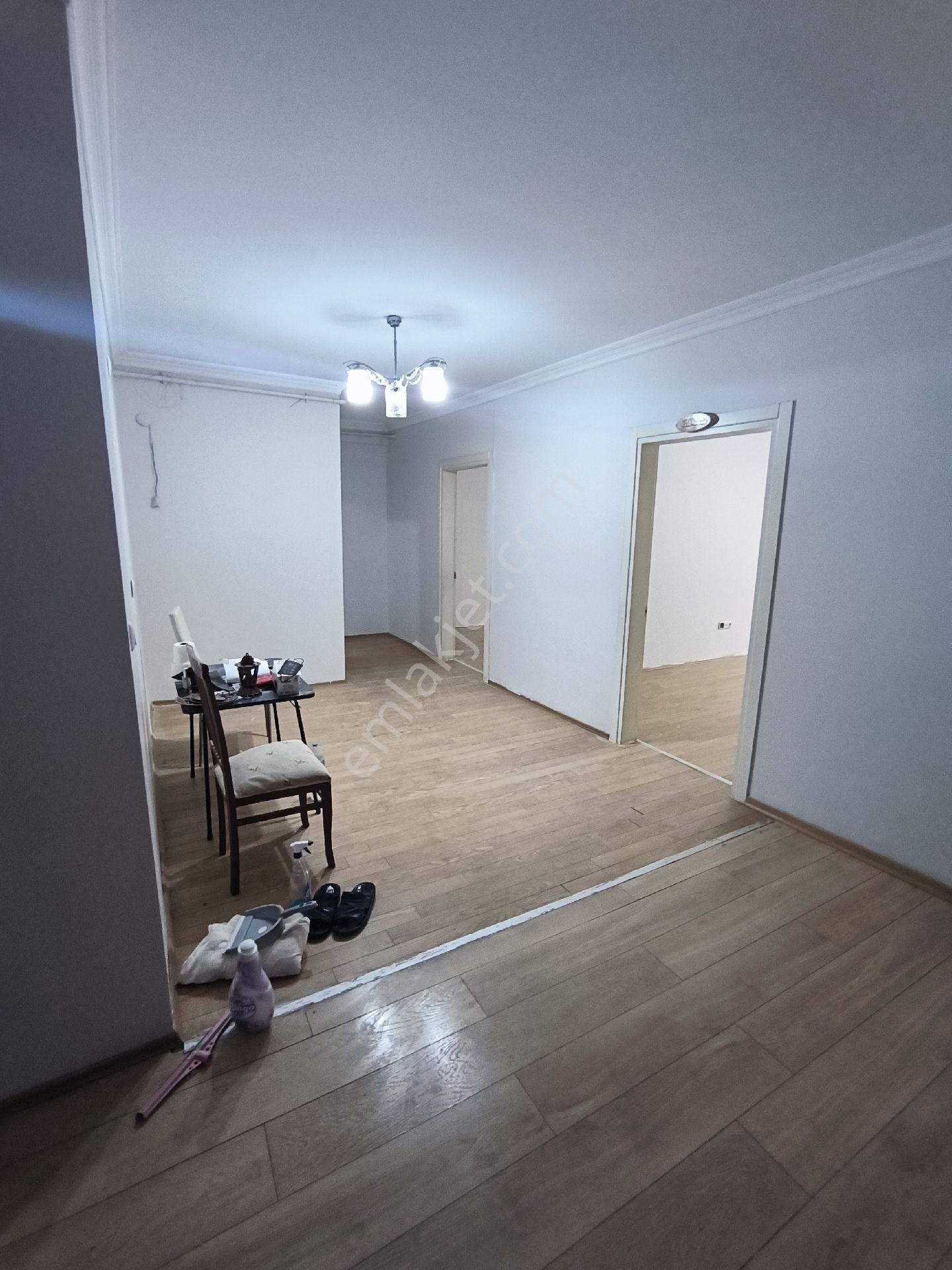 Dikkaldırım'da Ana Cadde Üzeri Kiralık 1+1 (90m2 ) Daire - Görsel 9