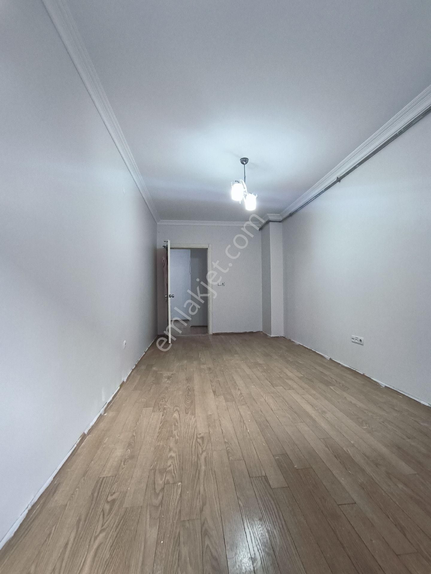 Dikkaldırım'da Ana Cadde Üzeri Kiralık 1+1 (90m2 ) Daire - Görsel 23