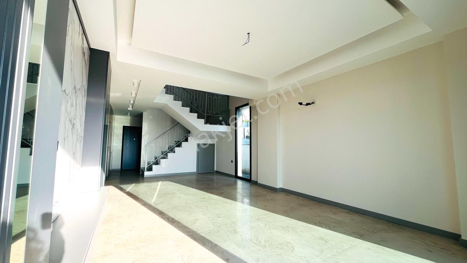 Bu Villayı Almanın Tam Zamanı ! Soğucakta Deniz Manzaralı Villa - Görsel 9