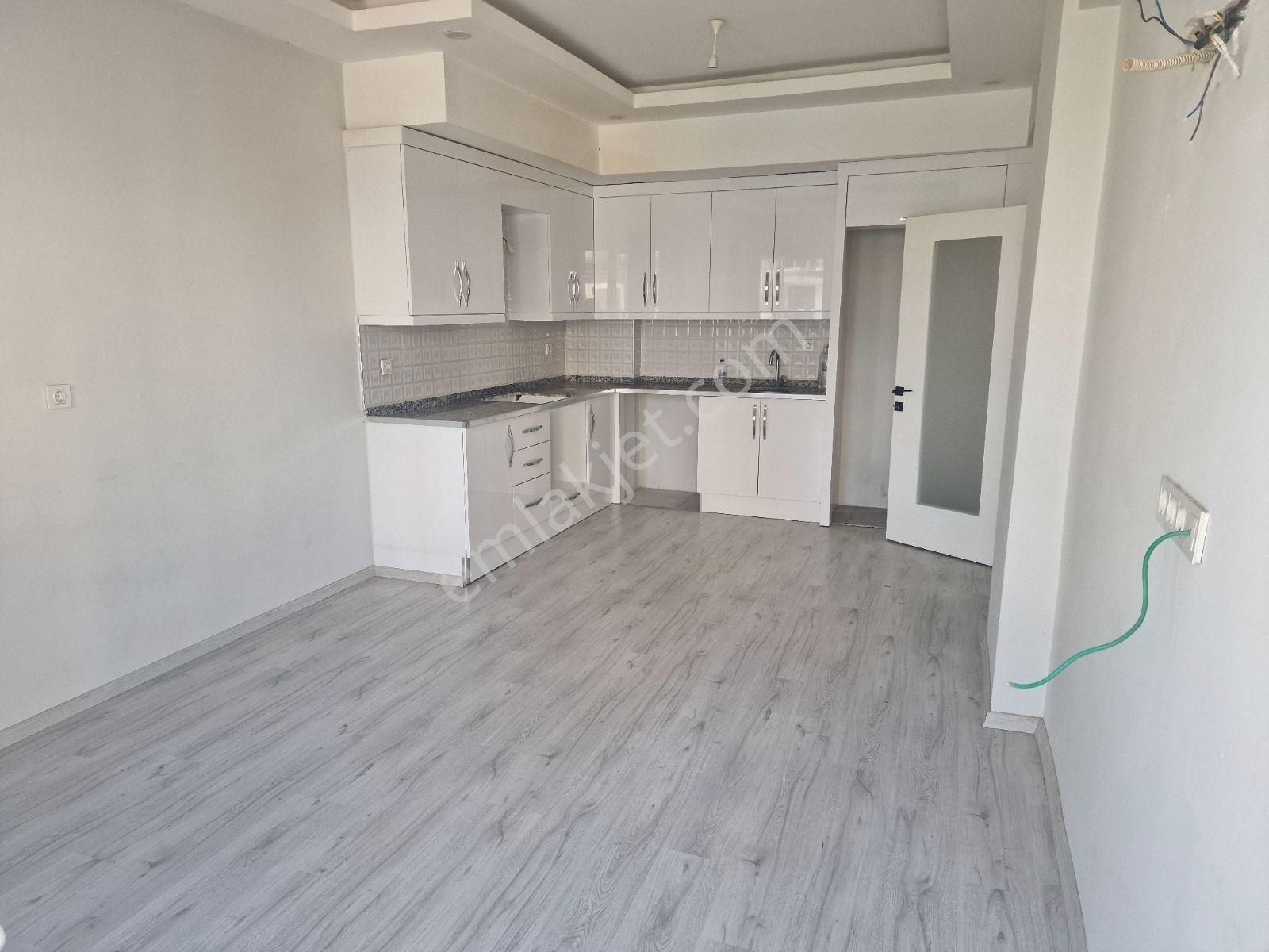 Kum Mahallesi Caddesi Üzerinde - Görsel 3