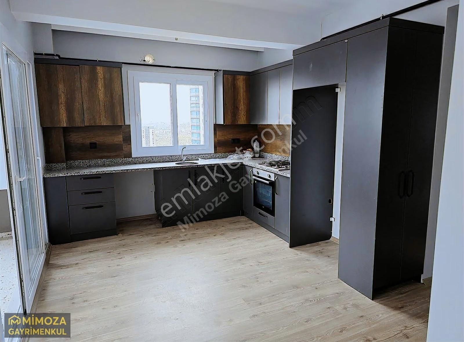 Mezitli'de Deniz Manzaralı Havuzlu Satılık Daire - Görsel 2