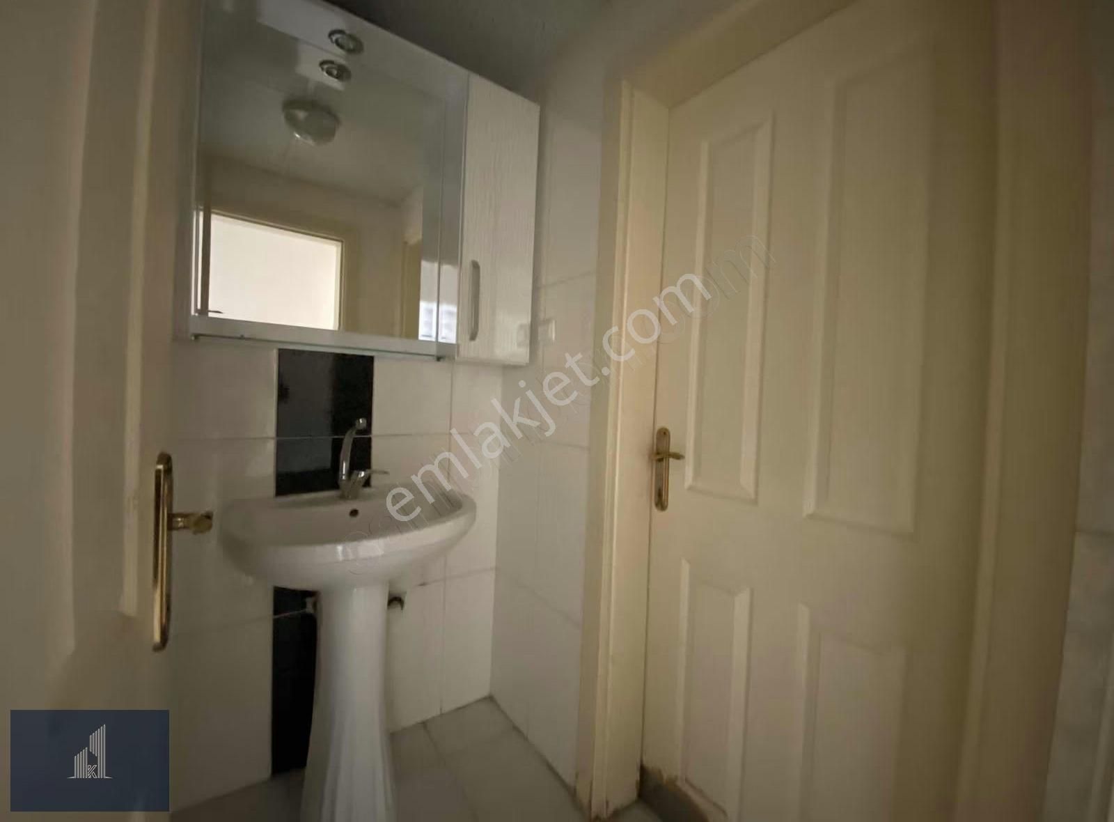 Kadir Dikici'den Emirgazi Mahallesinde Kiralık Geniş 3+1 Daire - Görsel 5