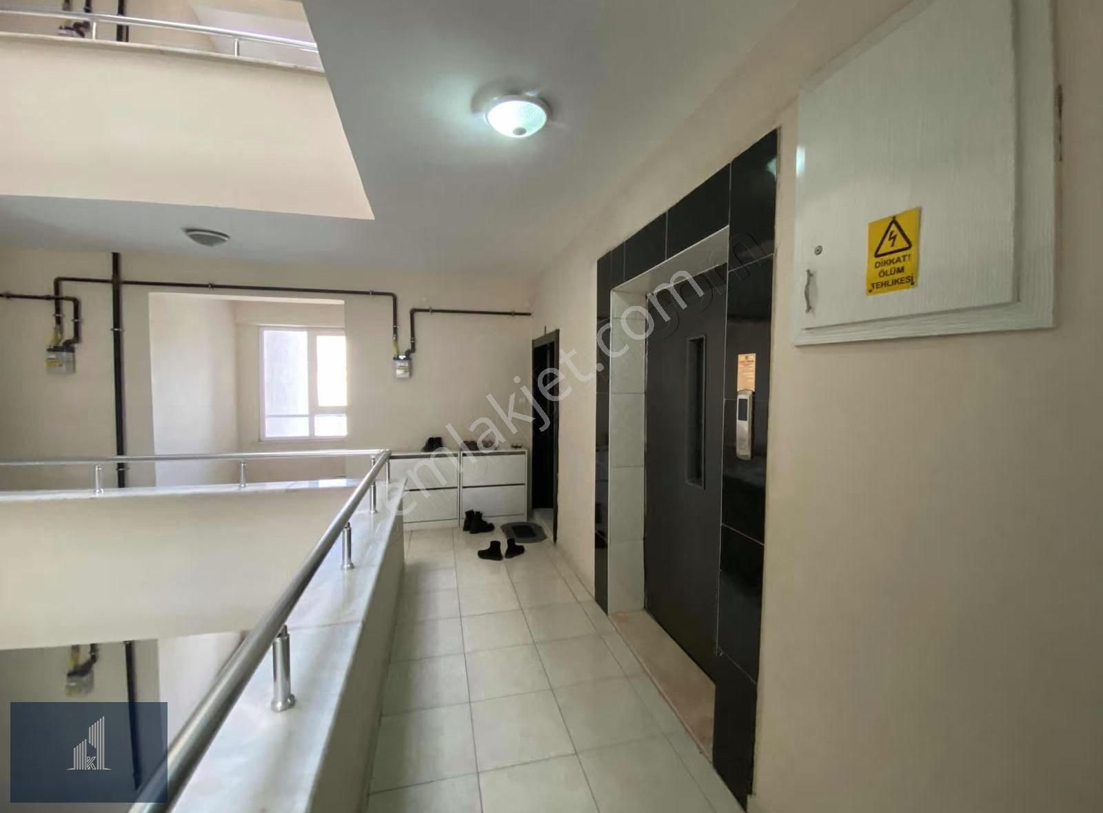 Kadir Dikici'den Emirgazi Mahallesinde Kiralık Geniş 3+1 Daire - Görsel 9