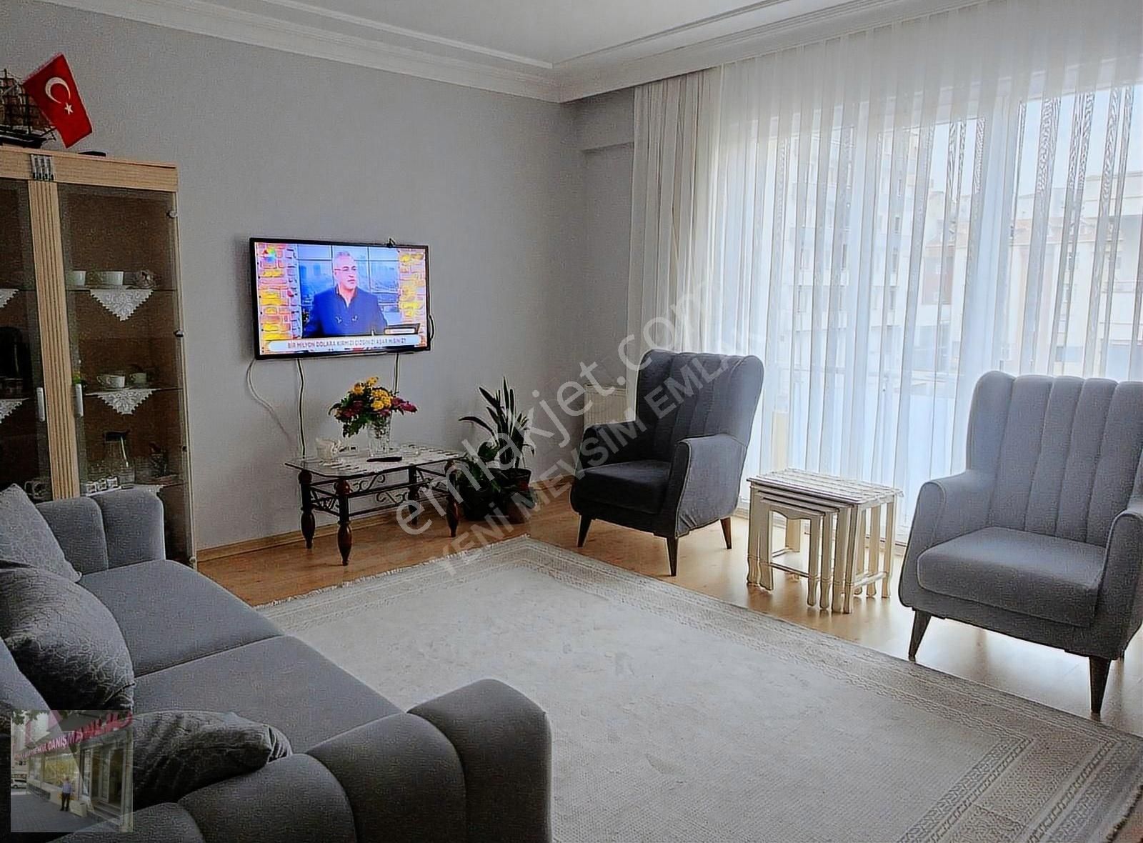 İst Bağcılar 15 Temmuz Mah3+1+125 M2 Daire Site İçinde Satilik