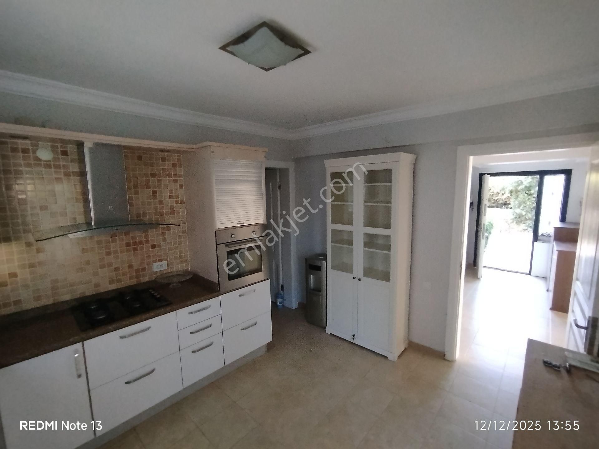 Kusadası Sevgi Plajinda Satilik 3+1müstakil Villa - Görsel 2