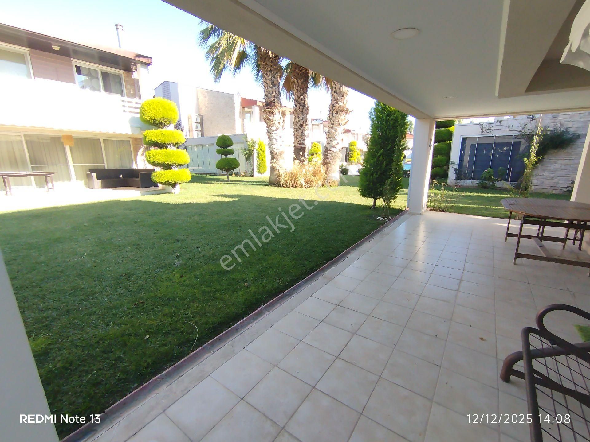 Kusadası Sevgi Plajinda Satilik 3+1müstakil Villa - Görsel 23