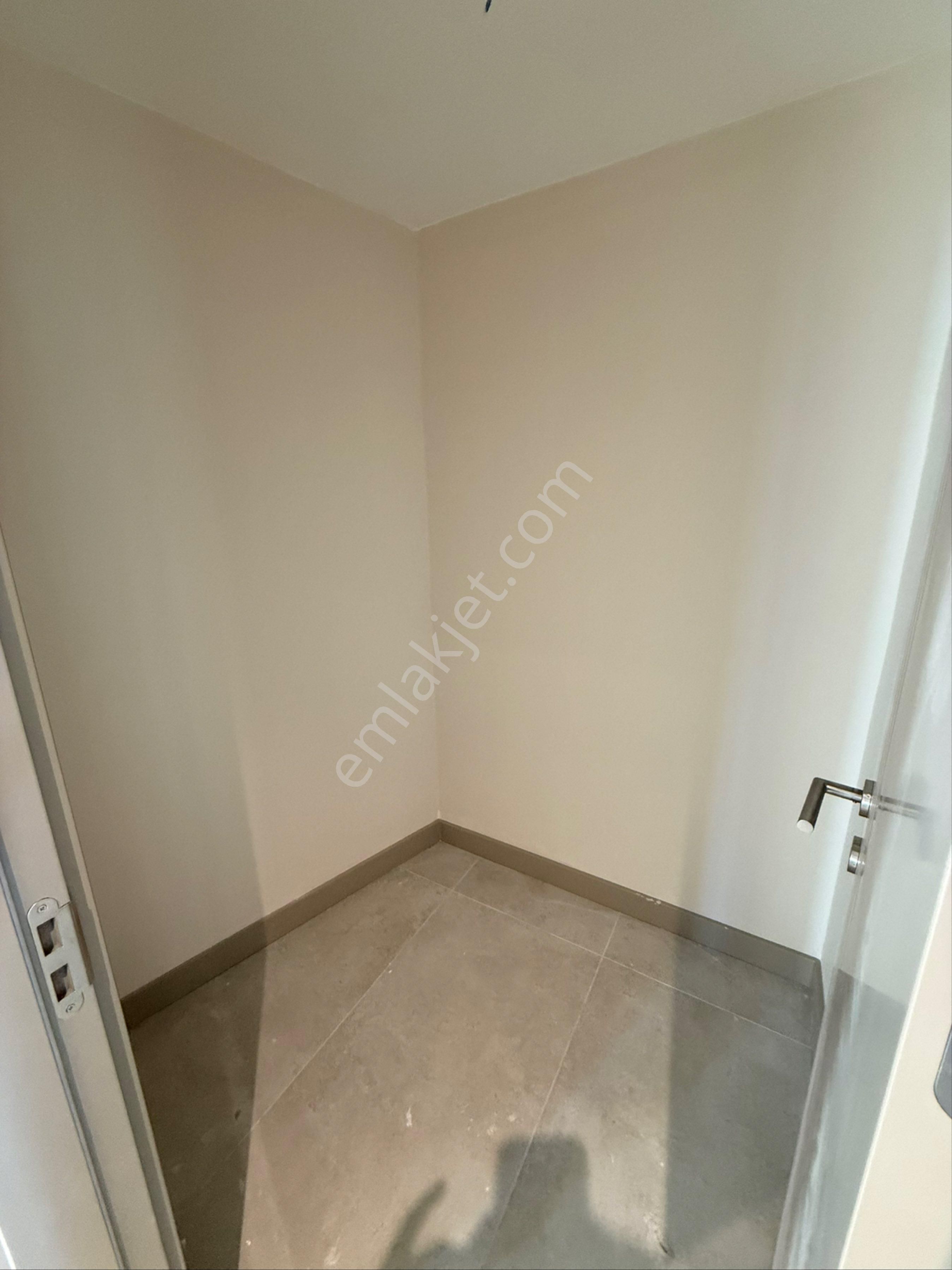 Çengelköy Bahçelievler’de Ana Cadde Sıfır 3+1 Yerden Isıtmalı - Görsel 24