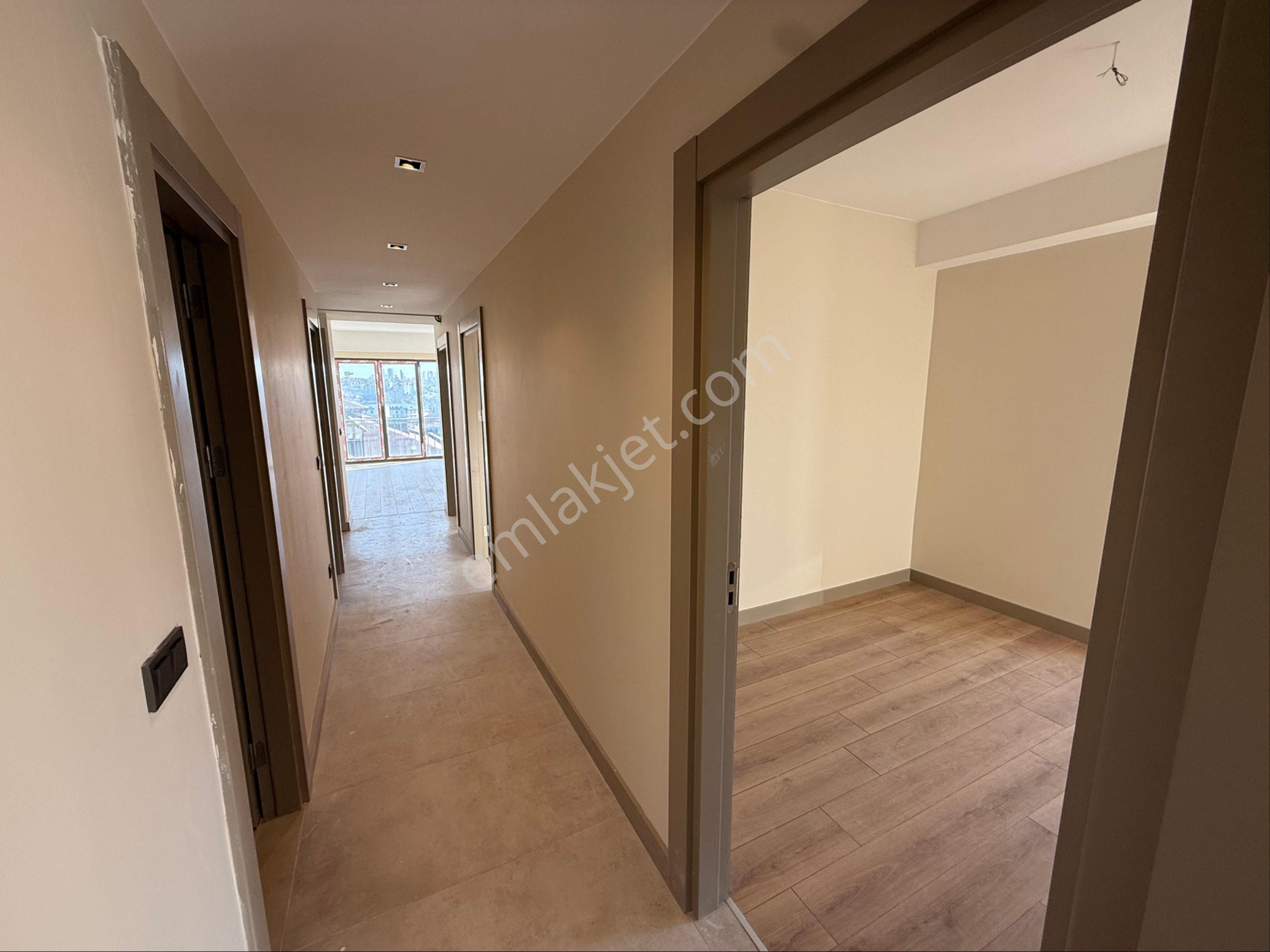 Çengelköy Bahçelievler’de Ana Cadde Sıfır 3+1 Yerden Isıtmalı - Görsel 21