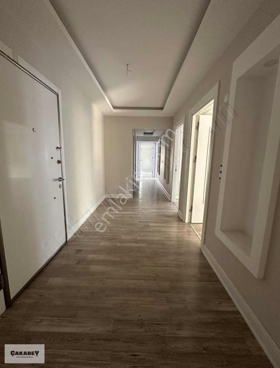 Çakabey Gayrimenkulden Ak Towers'ta Satılık 4+1 Daire
