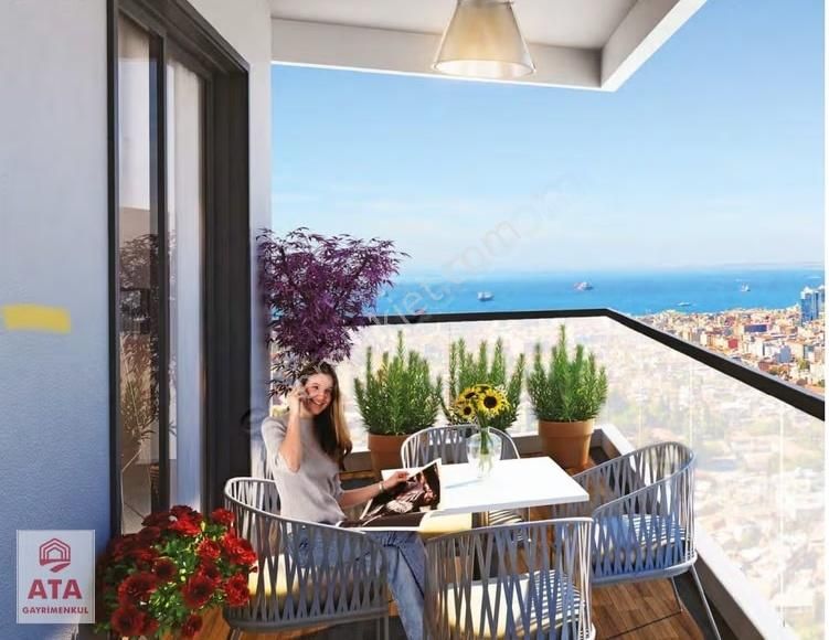 İzmir' İn Merkezinde Güvenlikli Deniz Manzaralı Lüks Daireler