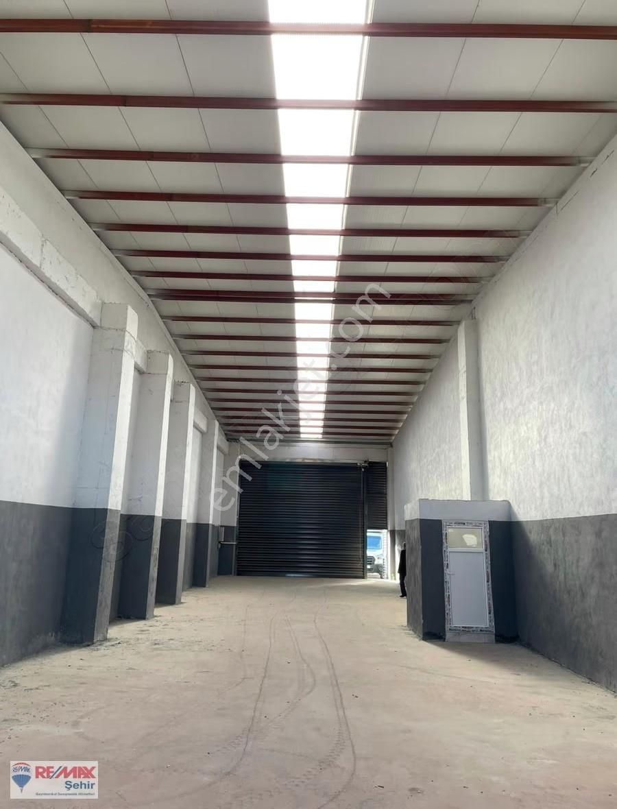 Yalova Remax Şehirden Çiftlikköy Sanayi Sitesinde Kiralık Dükkan - Görsel 9