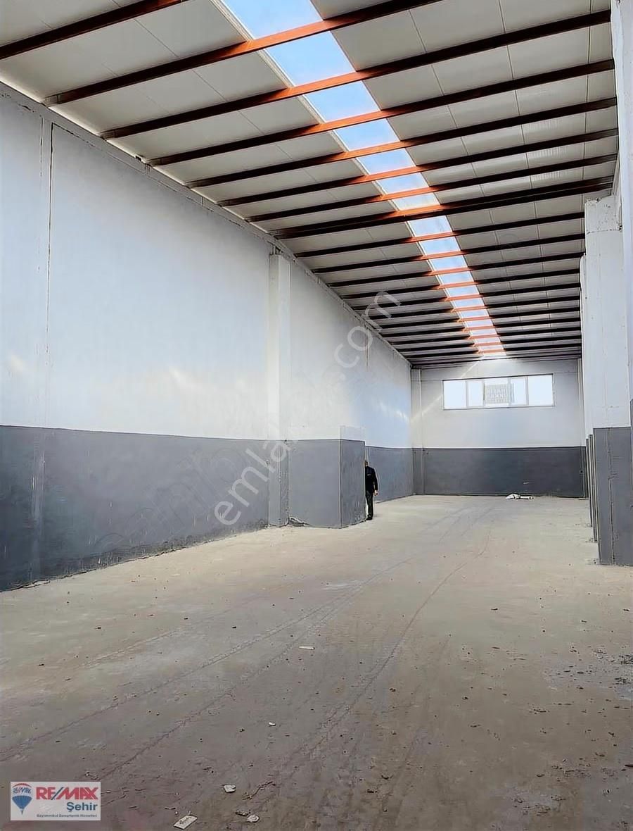 Yalova Remax Şehirden Çiftlikköy Sanayi Sitesinde Kiralık Dükkan - Görsel 6